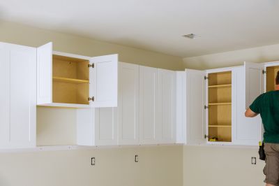 Cabinet Installers